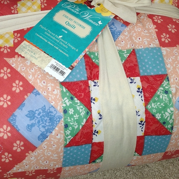 The Pioneer Woman Bedding Nwt Pioneer Woman Queen Quilt And 2shams Poshmark